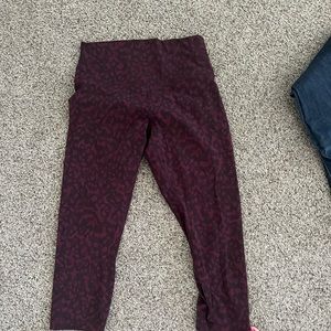 Lululemon Wunder Under Crop 21”, size 10.